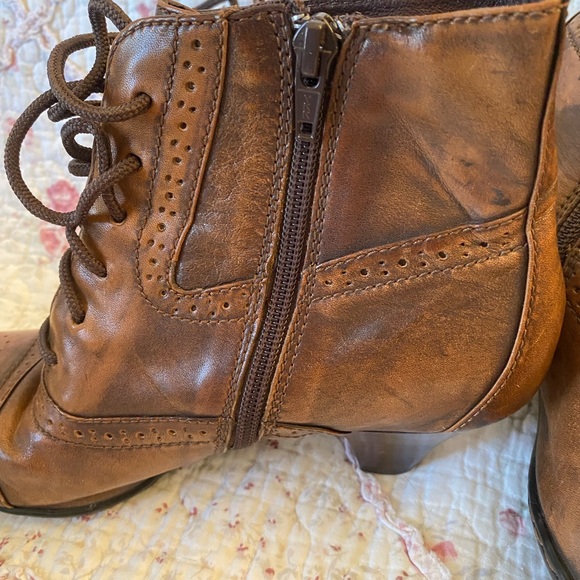 Ladies granny boots SZ 8 1/2 Born brand leather upper - Picture 5 of 6